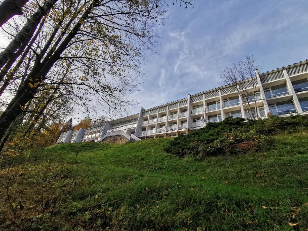 Hearth Hill View Apartment Устронь Екстер'єр фото